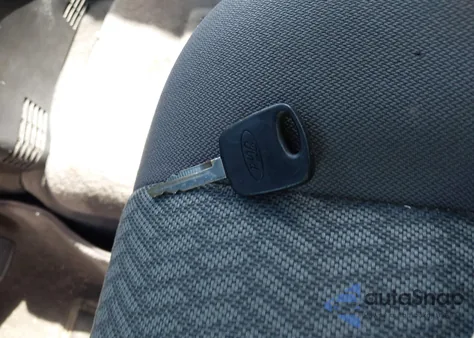 2003 Ford F-150 Xl/Xlt z USA, uszkodzony, nr VIN 2FTRF17203CB05105